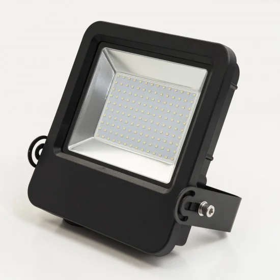 Diamond flood new arrivals light